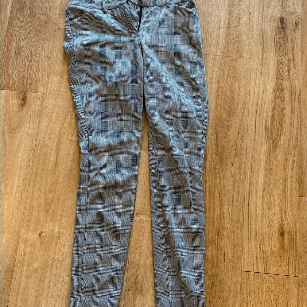 Express Black and White Plaid Skinny Leg Trousers / Dress Pant